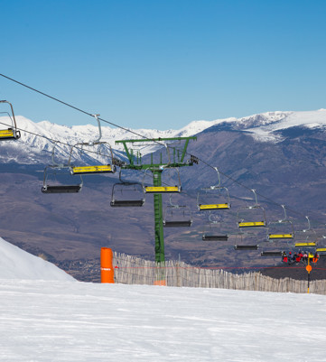 RS81866 Dreamstime Xxl 70156947 La Molina Lpr (1)