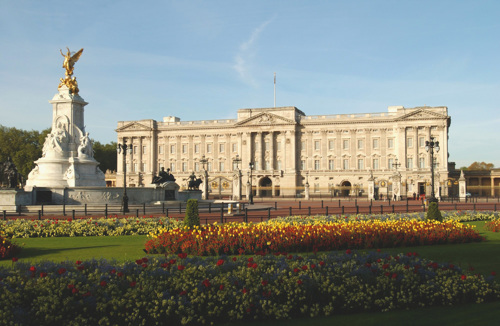 The beautiful Buckingham Palace early in the morning before the crowds arrive.