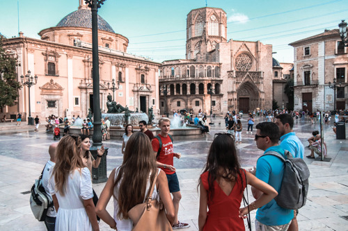 A smaller group of students enjoying their time in Valencia